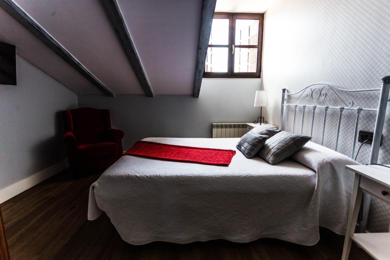 Posada Real La Montanesa Corrales De Buelna Ngoại thất bức ảnh