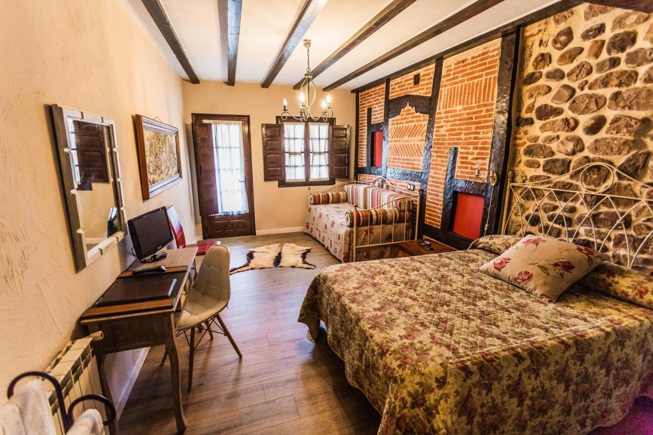 Posada Real La Montanesa Corrales De Buelna Ngoại thất bức ảnh