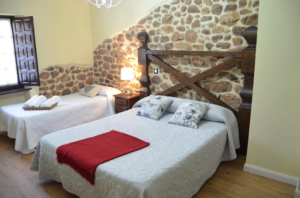 Posada Real La Montanesa Corrales De Buelna Ngoại thất bức ảnh